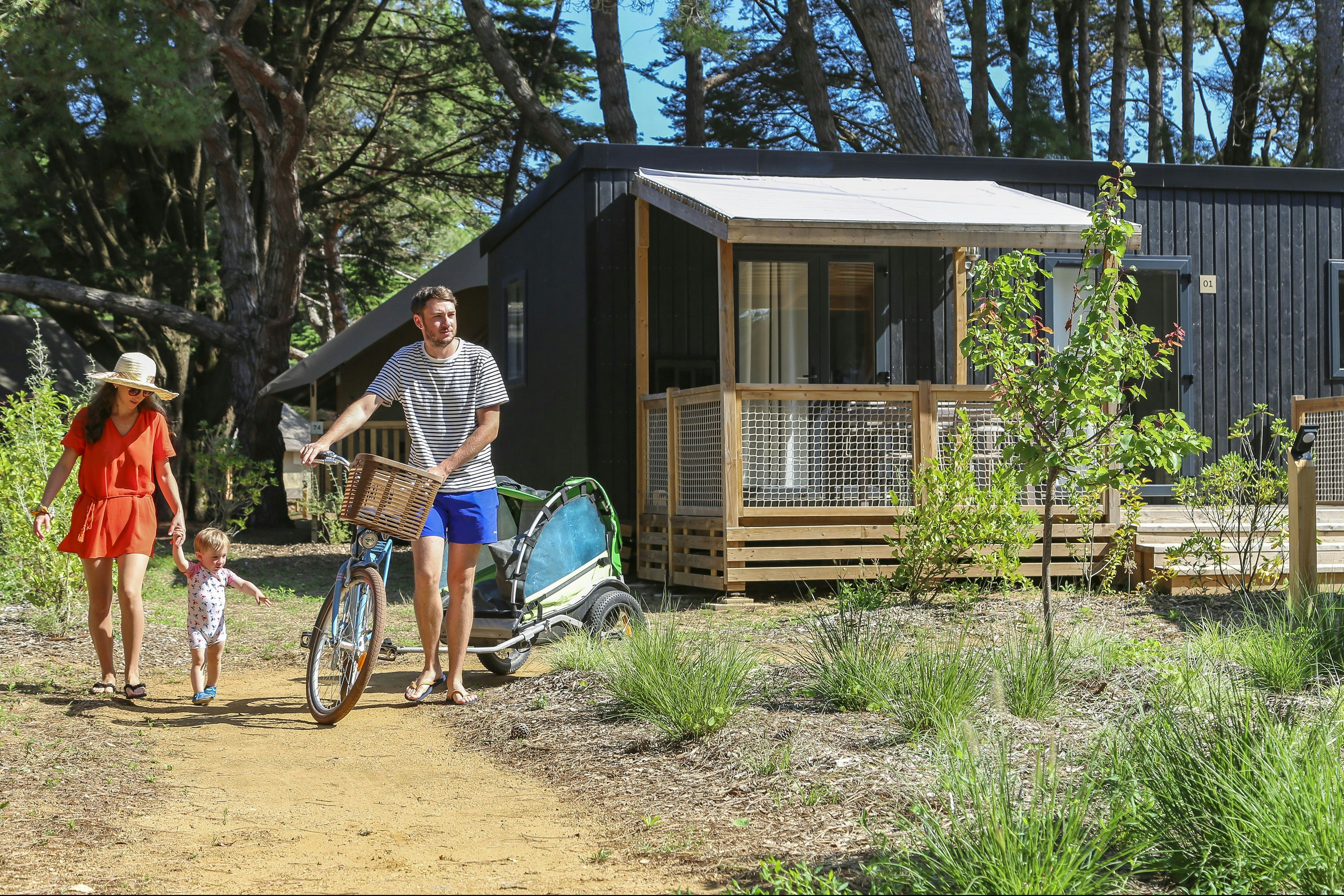 Flower Camping Tamarins Plage - Mobilheim mit Terrasse auf dem Campingplatz