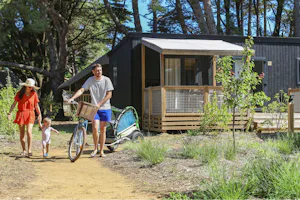 Flower Camping Tamarins Plage - Mobilheim mit Terrasse auf dem Campingplatz