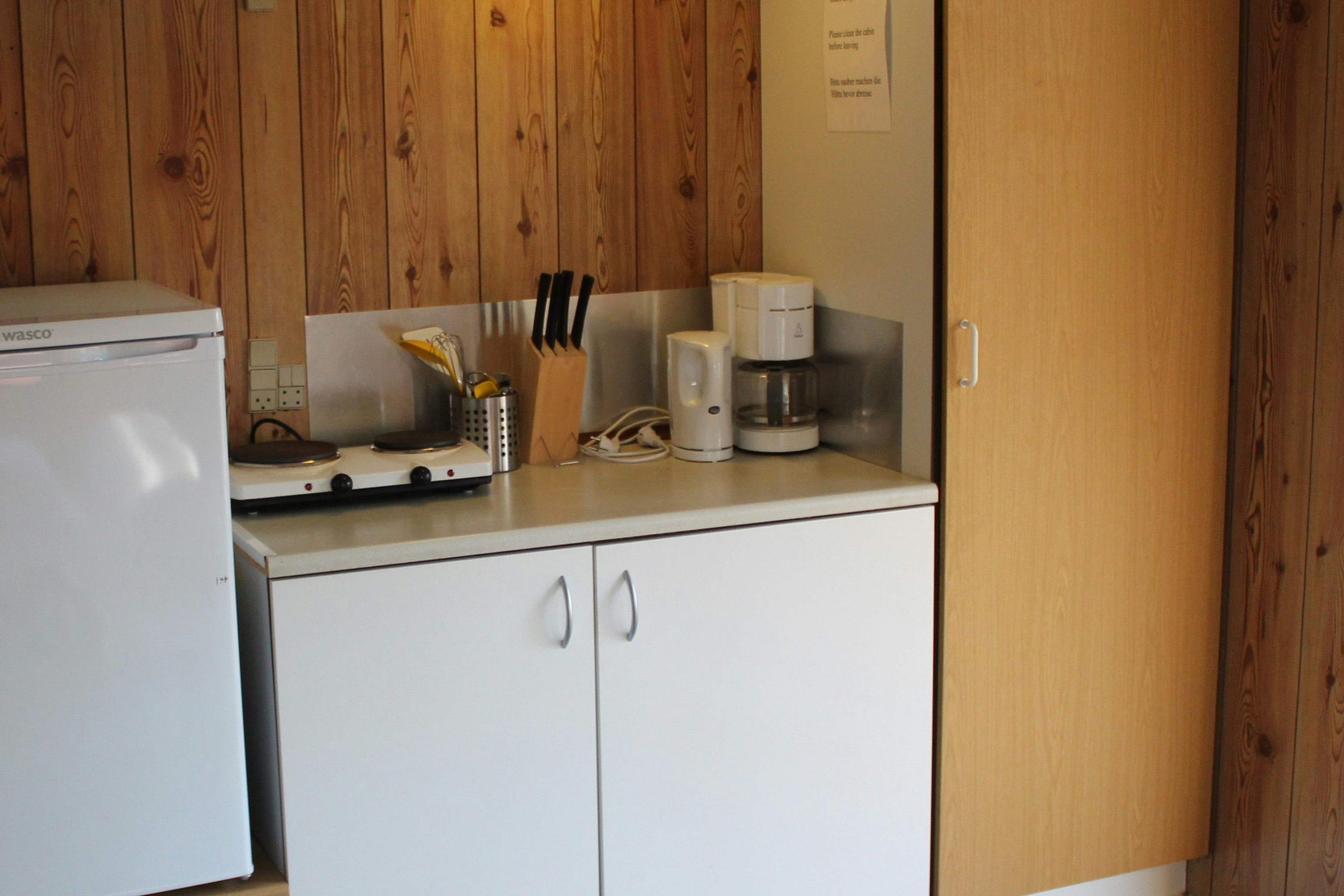 Birkelund Camping &amp; Outdoor  Tarm Camping - Küche eines Mobilheims für zwei Personen