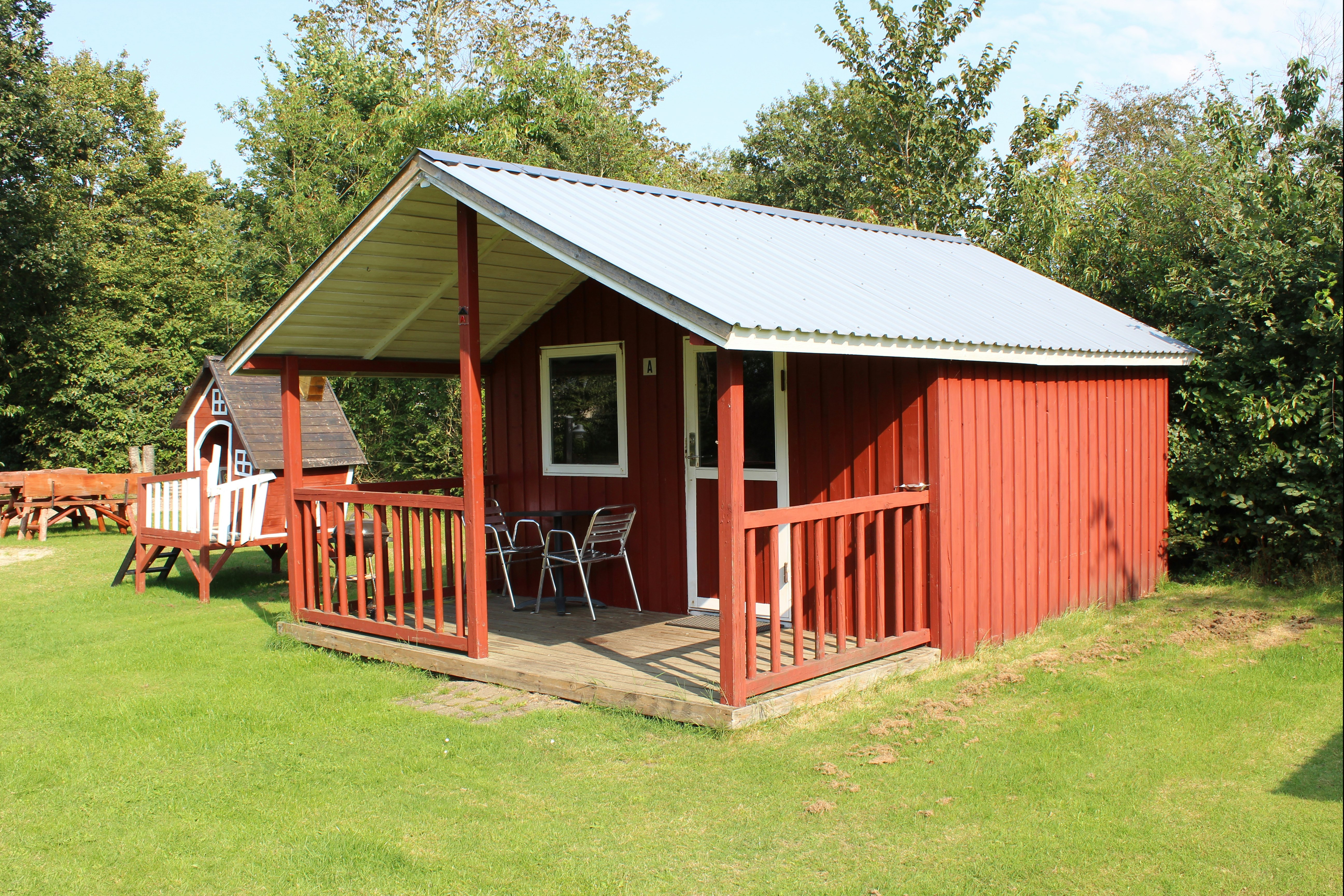 Birkelund Camping &amp; Outdoor  Tarm Camping - Mobilheim für zwei Personen mit Terrasse