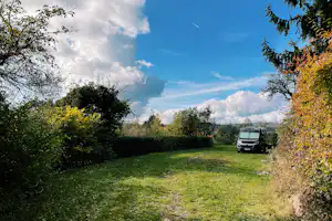 Taunuscamp - Wohnmobil- und Wohnwagenstellplätze auf der Wiese