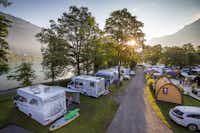 TCS-Camping Bönigen - Interlaken - Standplätze direkt am Wasser sowie Campingpod-Mietunterkünfte