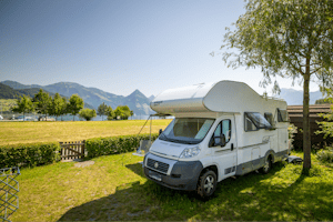 TCS Camping Buochs Vierwaldstättersee - Standplätze auf der Wiese auf dem Campingplatz