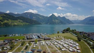 TCS Camping Buochs Vierwaldstättersee TCS-Camping Buochs Vierwaldstättersee - Luftaufnahme des Campingplatzes