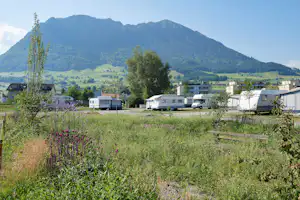 TCS Camping Buochs Vierwaldstättersee TCS-Camping Buochs Vierwaldstättersee - Stellplätze im Grünen mit Blick auf die Berge
