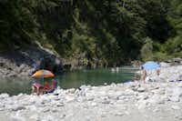 TCS Camping Gordevio Valle Maggia  TCS-Camping Gordevio - Steinstrand am Fluss