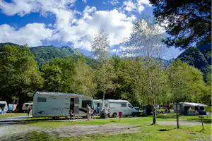 TCS Camping Gordevio Valle Maggia TCS-Camping Gordevio - Stellplätze im Grünen auf dem Campingplatz