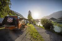 TCS Camping Interlaken - Stellplätze direkt am Ufer