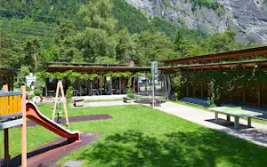 Waldcamping Landquart - Spielplatz des Campingplatzes am Berglandschaft