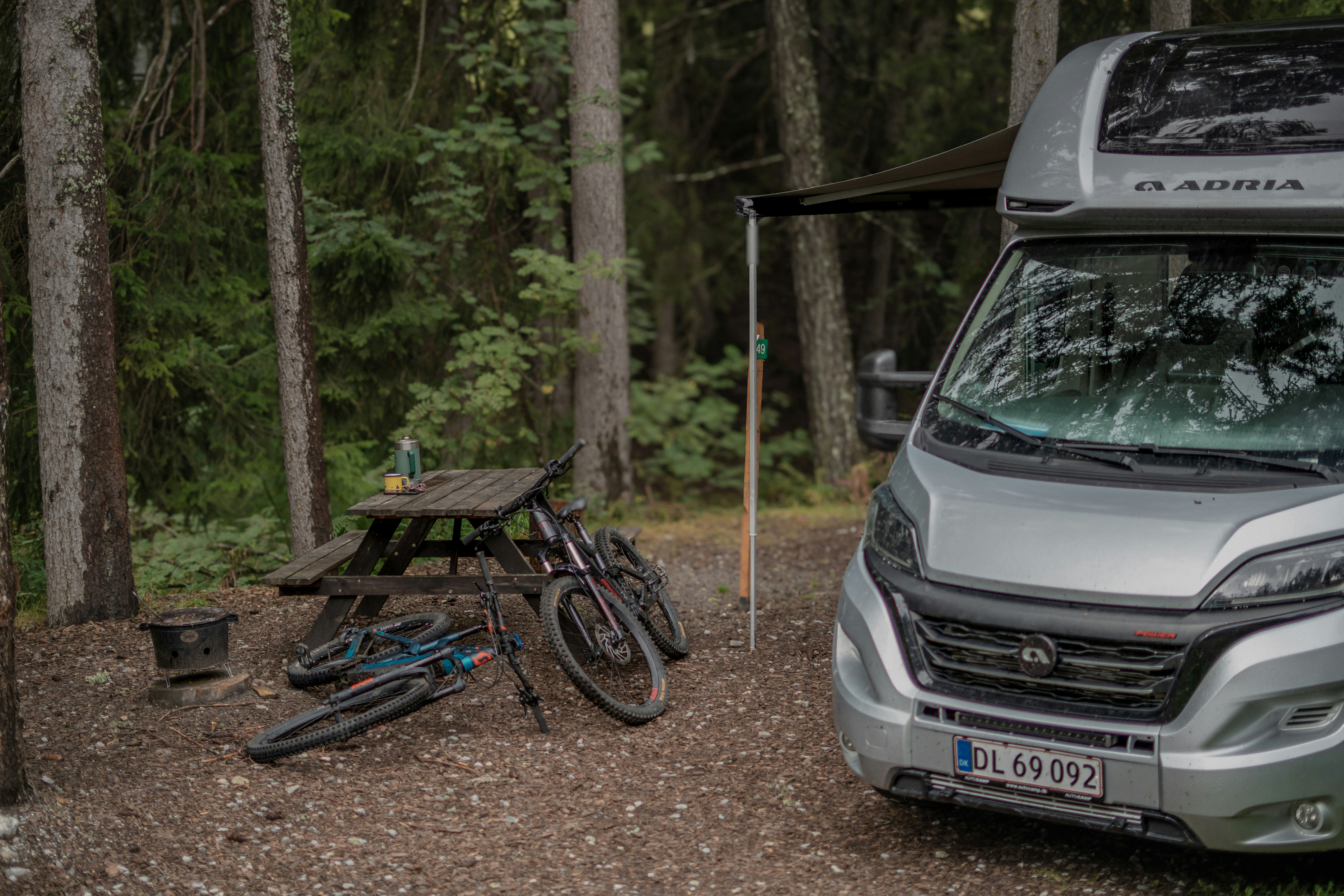 Camping Gravas - Standplatz im Wald auf dem Campingplatz