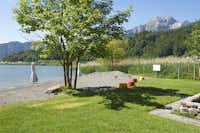 TCS-Camping Luzern - Horw - Badestrand mit Bäumen beim Campingplatz 