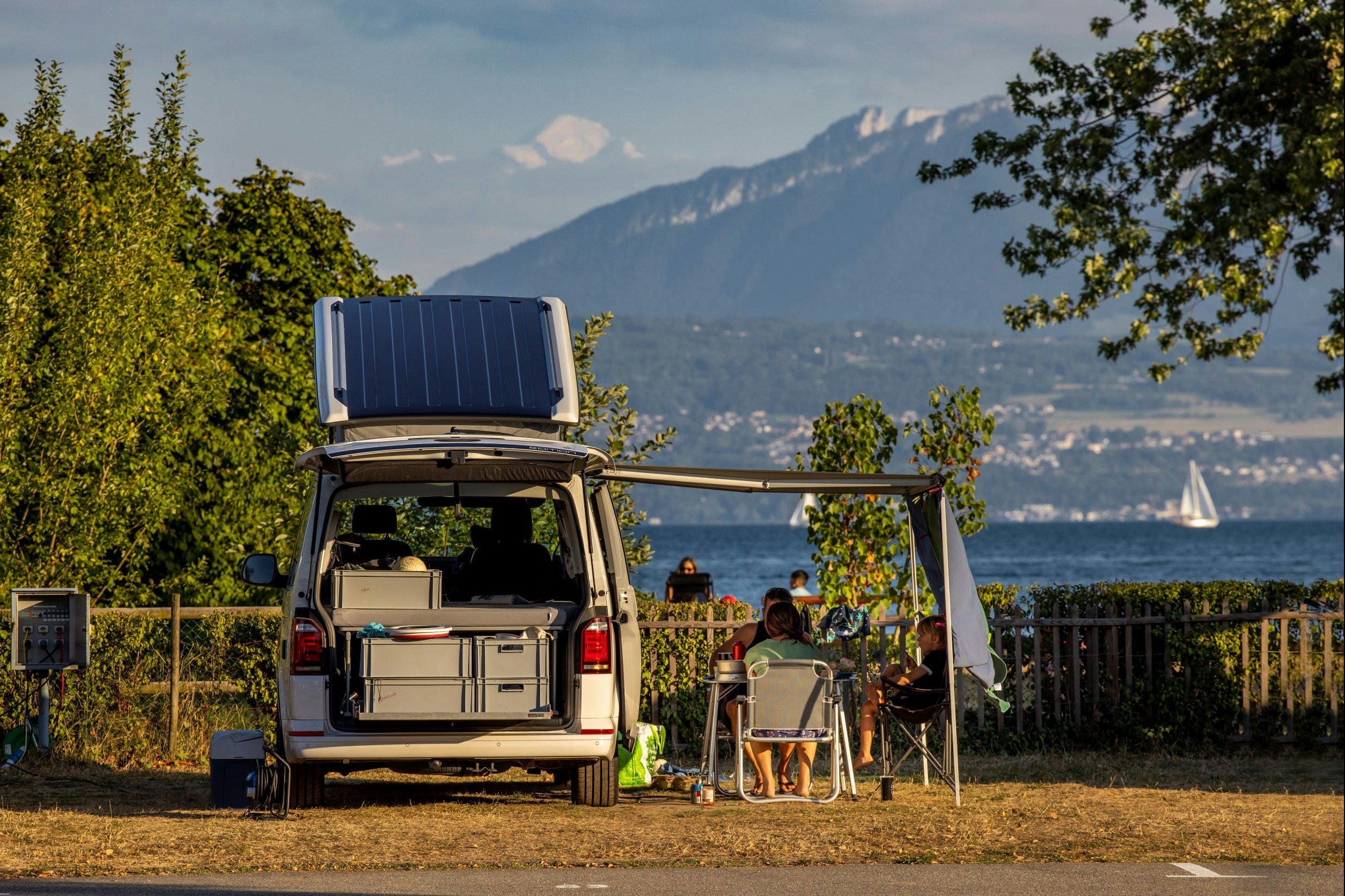 TCS-Camping Morges - Stellplatz auf dem Campingplatz mit Wasserblick