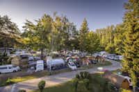 TCS Camping Salavaux Plage - Blick auf die Stellplätze