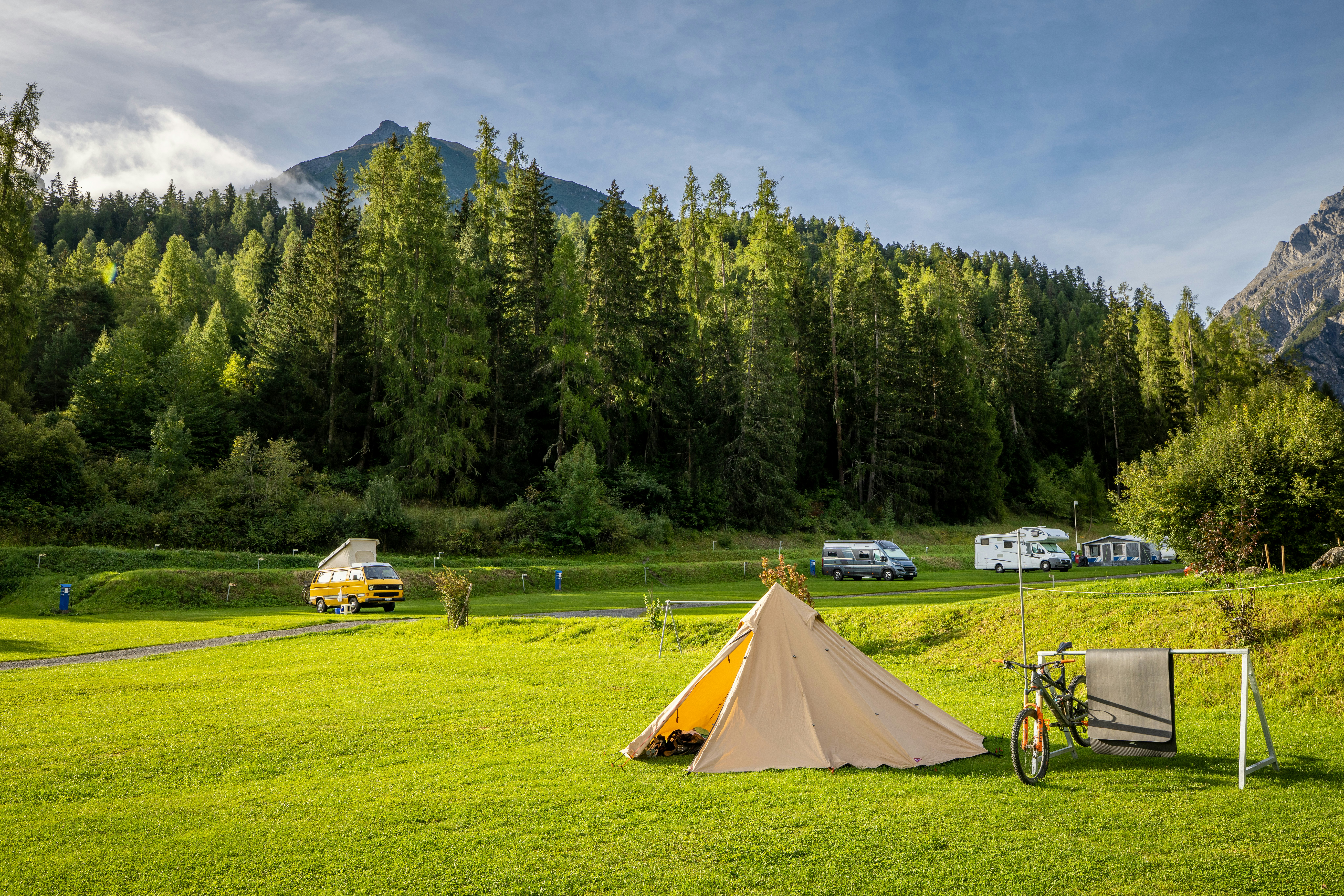 TCS Camping Scuol  TCS-Camping Scuol - Zeltwiese auf dem Campingplatz