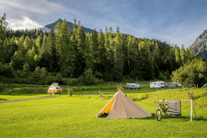 TCS Camping Scuol TCS-Camping Scuol - Zeltwiese auf dem Campingplatz