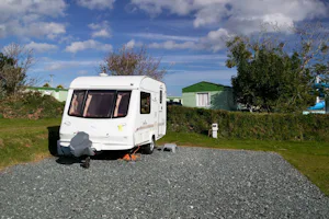 Tencreek Holiday Park - Wohnwagenstellplatz auf dem Campinggelände