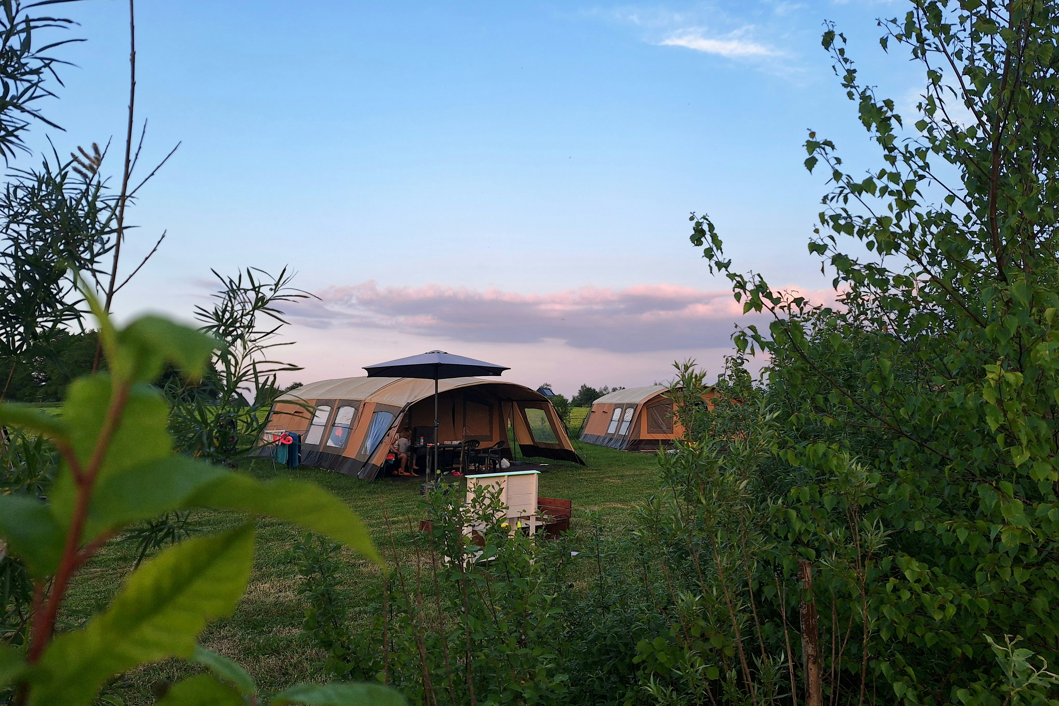 De Regge-Vallei  The Regge-Vallei - Glmaping Zelte auf Campingplatz