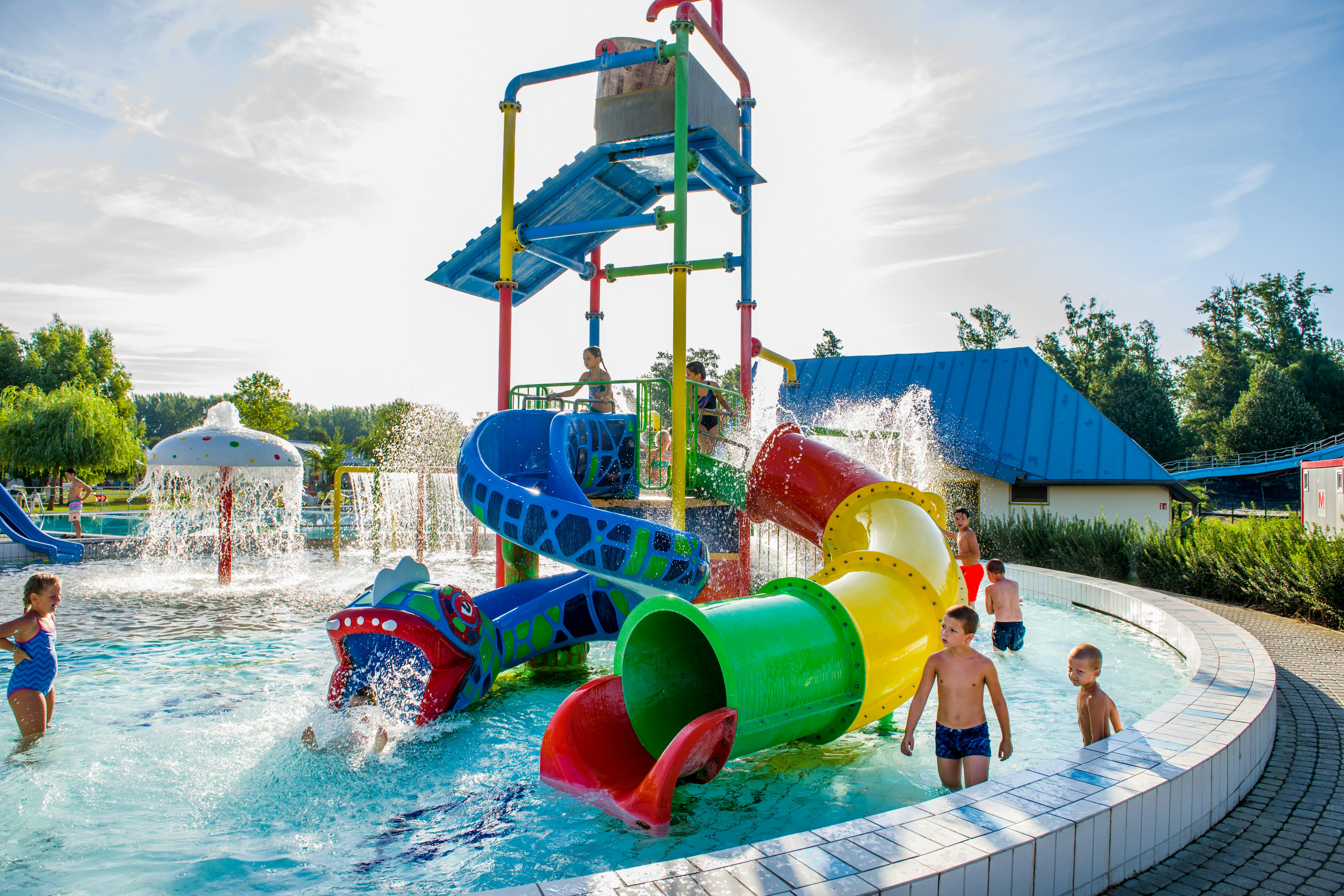 Thermal Camping Sárvár - Kinderrutschen im Nichtschwimmerbecken