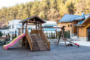 THERMAL CAMPING VELINGRAD - Kinderspielplatz auf dem Campingplatz