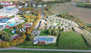 Thermen Chalets - Blick auf den Campingplatz aus der Vogelperspektive