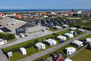 Thyborøn Camping and Cottages - Luftaufnahme des Campingplatzes