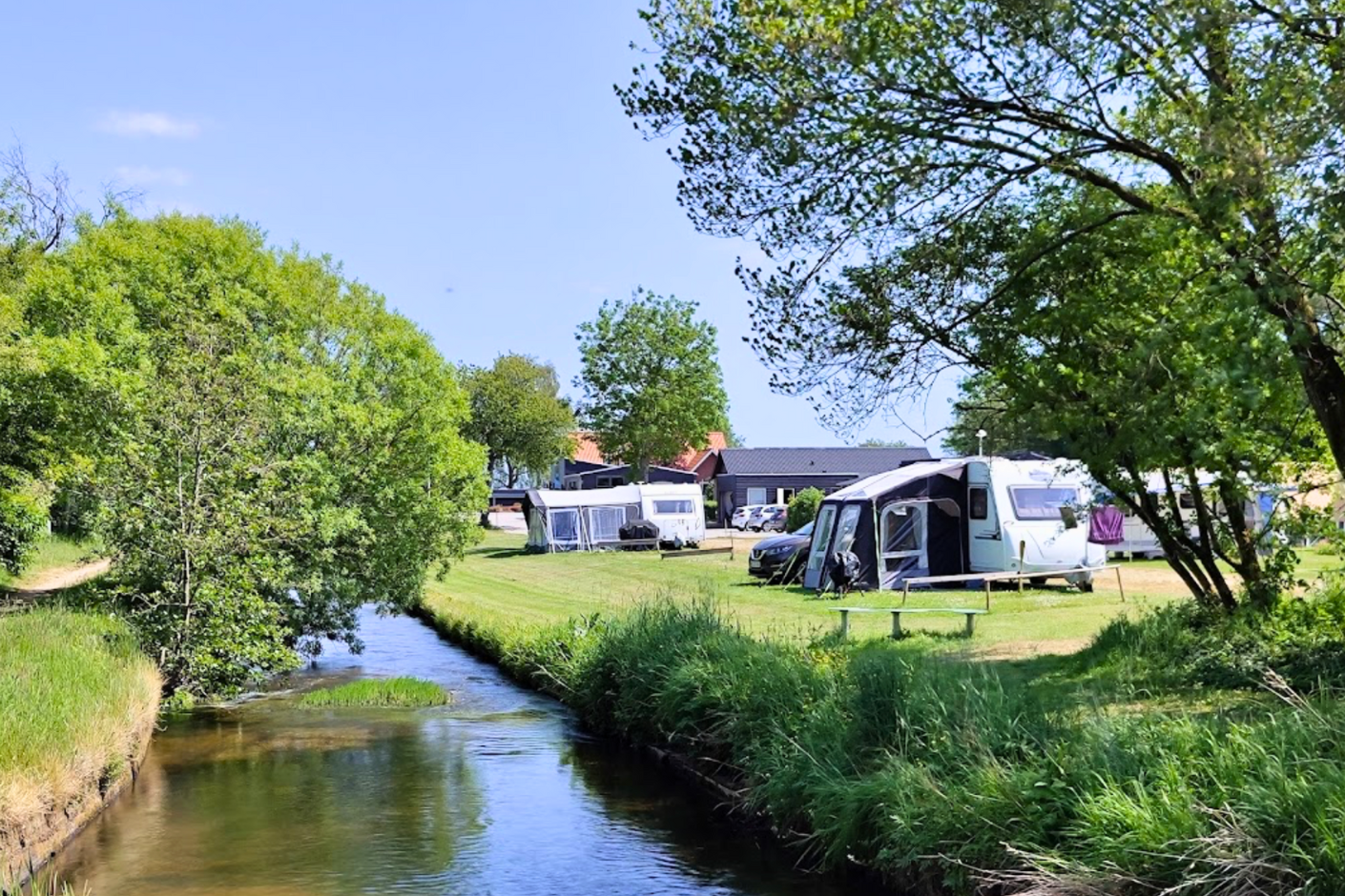 Tørring Camping - Standplätze im Grünen auf dem Campingplatz