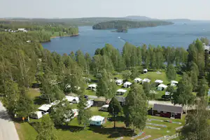 Trehörningsjö Camping och Stugor - Campingplatz am See aus der Vogelperspektive