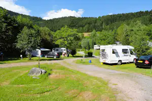 Trendcamping Wolfach-Halbmeil - Wohnmobil- und Wohnwagenstandplätze auf der Wiese