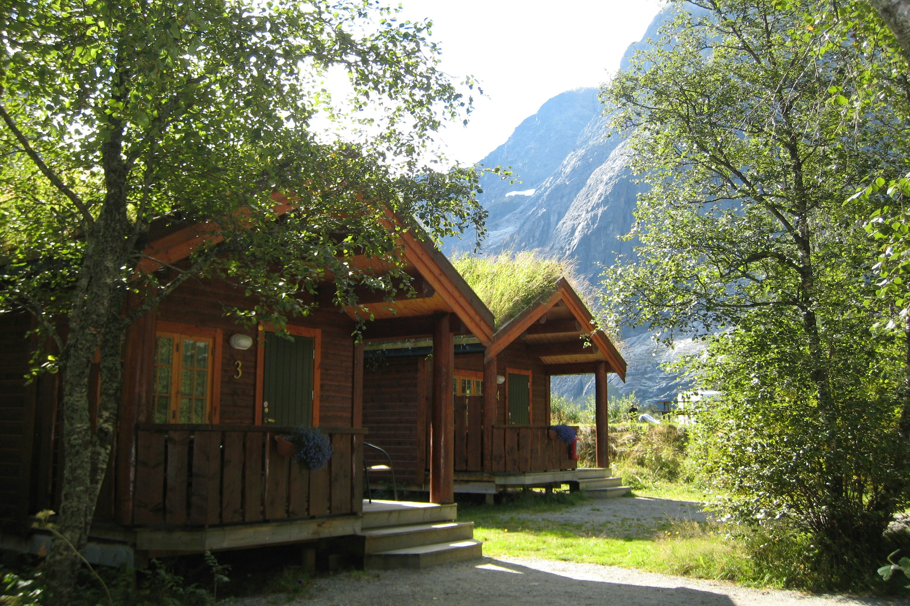 Trollveggen Camping - Berghütte auf dem Campingplatz