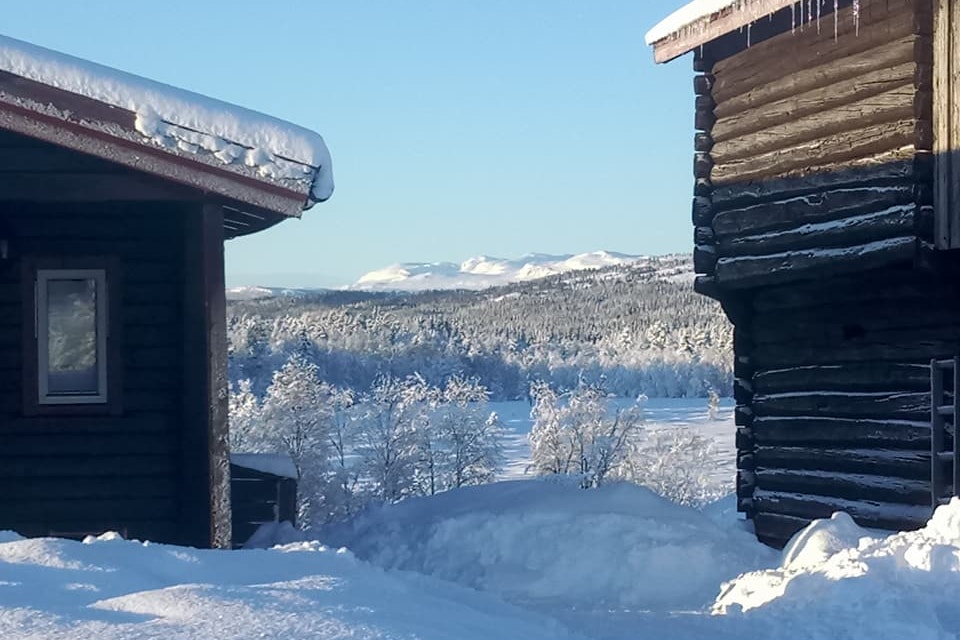 Tubbehaugen Camping - Campingplatz mit Blick auf die Berge im Winter
