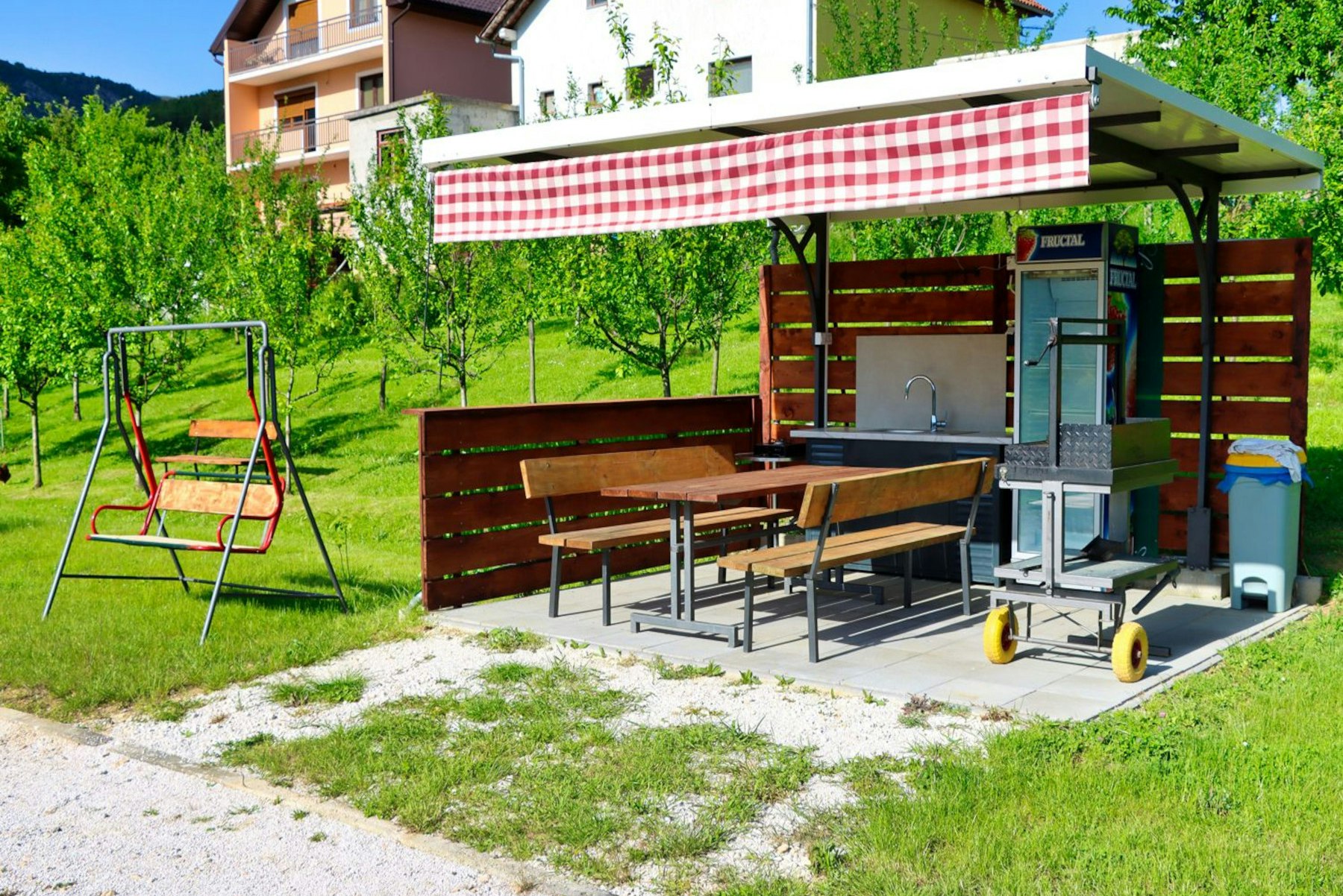 Tune Lakeside Resort - Überdachte Terrasse auf dem Campingplatz