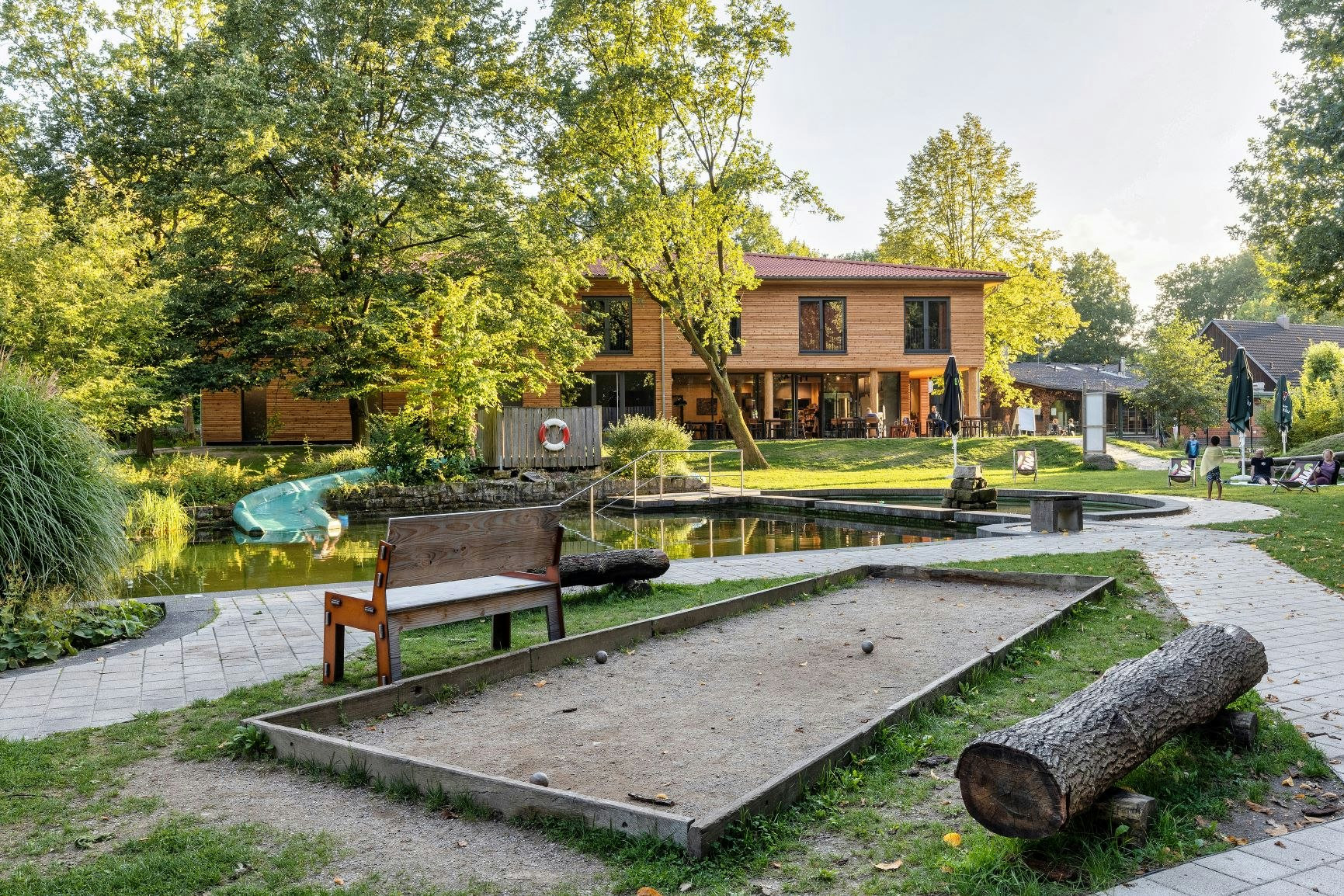 Uhlenköper-Camp - Außenanlage mit verschiedenen Freizeitmöglichkeiten