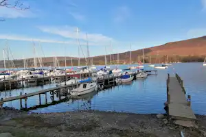 Ullswater Holiday Park - Bootshafen am Campingplatz
