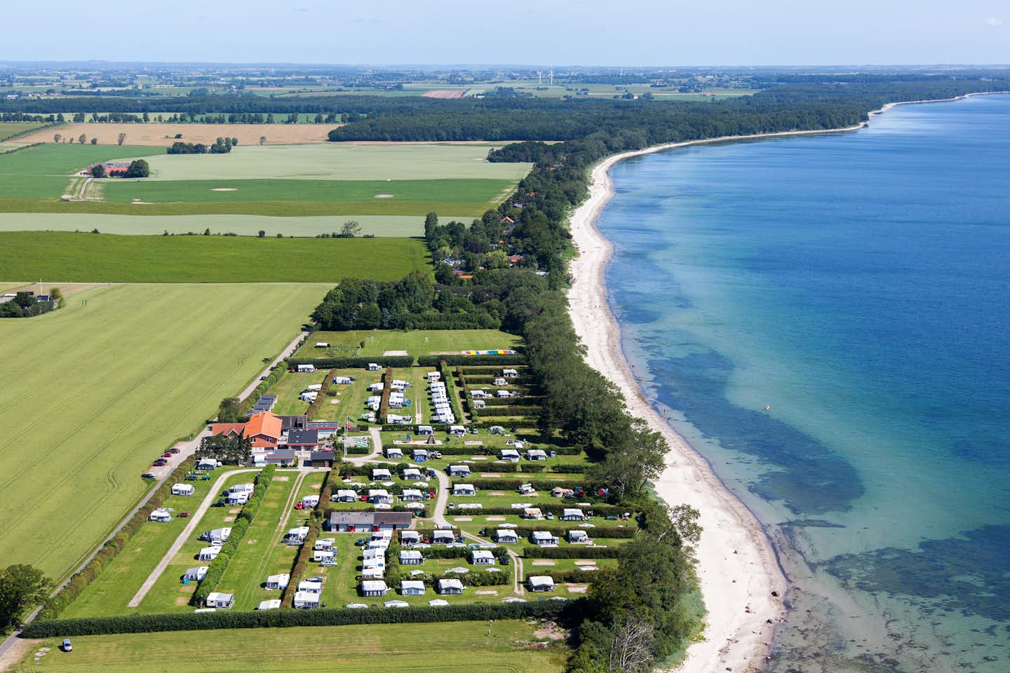 Ulslev Strandcamping  -  Luftaufnahme vom Campingplatz an der Ostsee