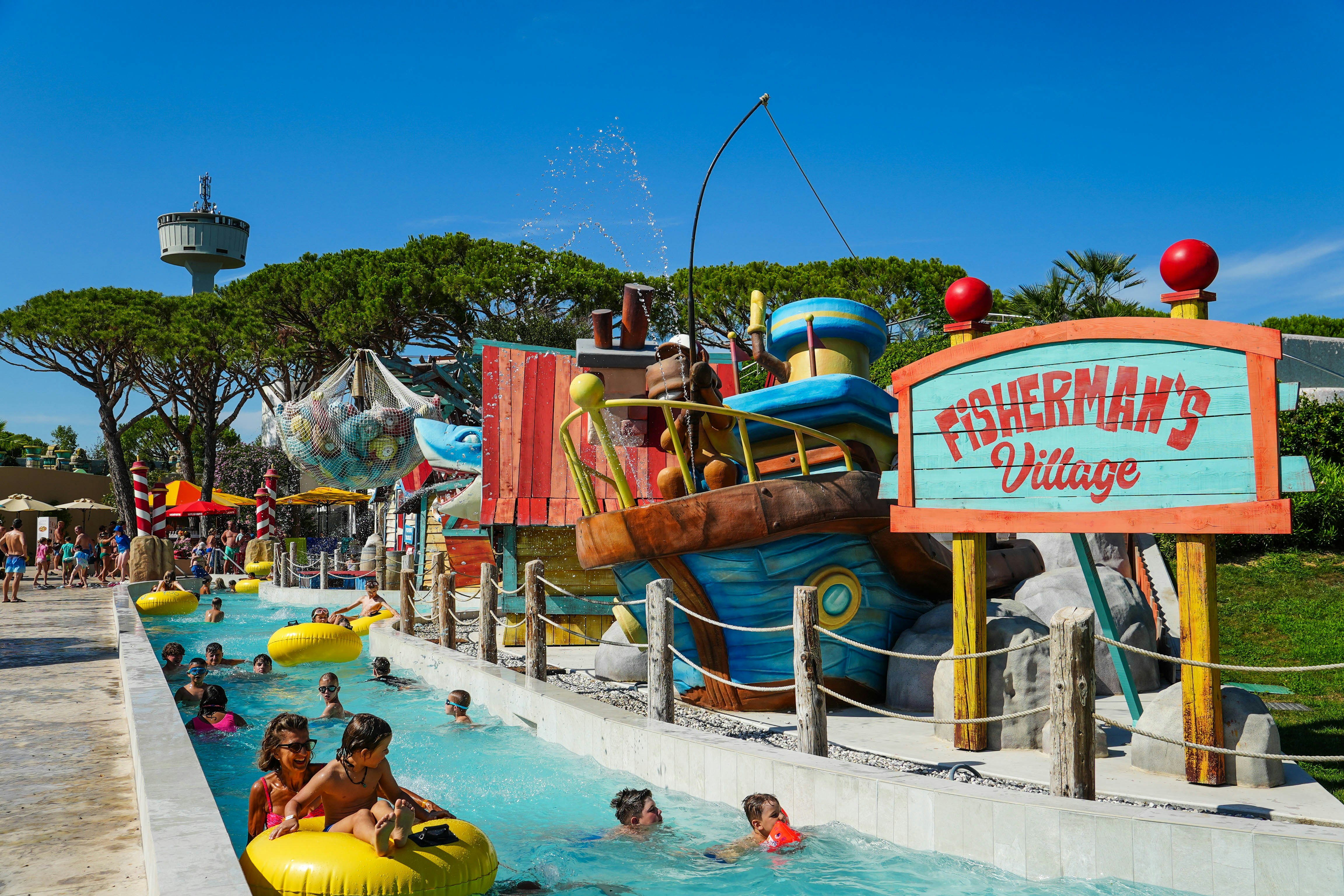 Camping Union Lido - Wasserpark mit verschiedenen Attraktionen auf dem Campingplatz