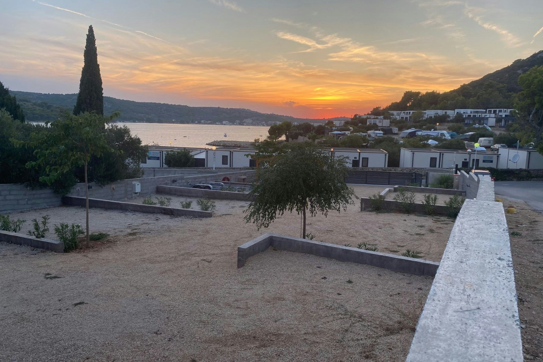 Uno Camp - Sonnenuntergang über dem Campingplatz