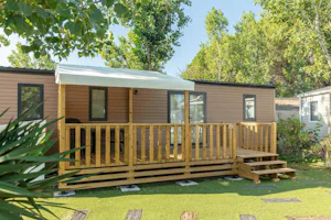 Camping La Marine - Mobilheim mit Terrasse auf dem Campingplatz