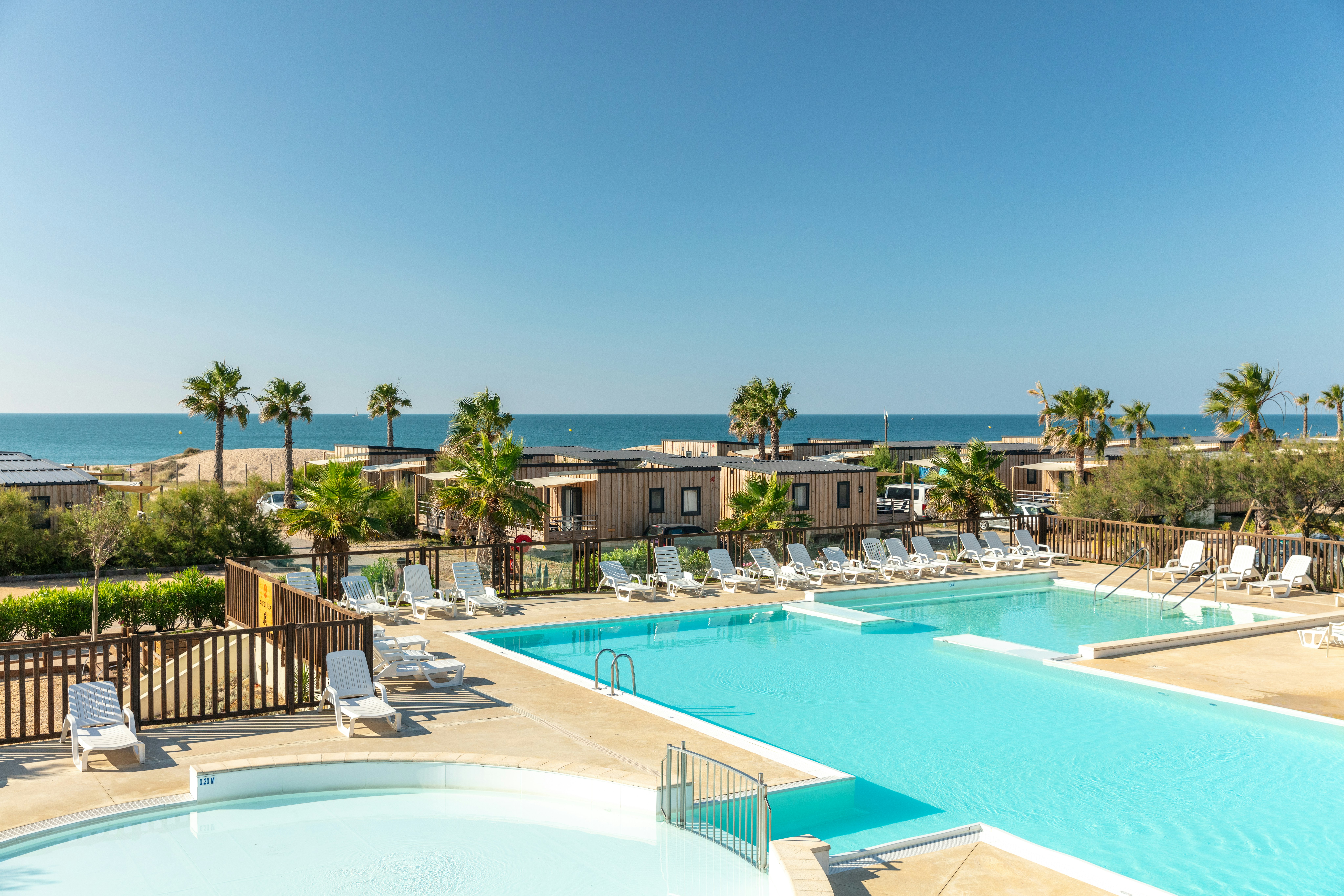 Marvilla Parks Palavas  Vacanceselect Camping Palavas Les Flots - Poolbereich und Mobilheime auf dem Campingplatz