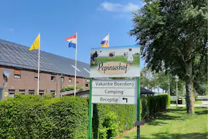 Vakantieboerderij Pepinushof - Eingang des Campingplatzes