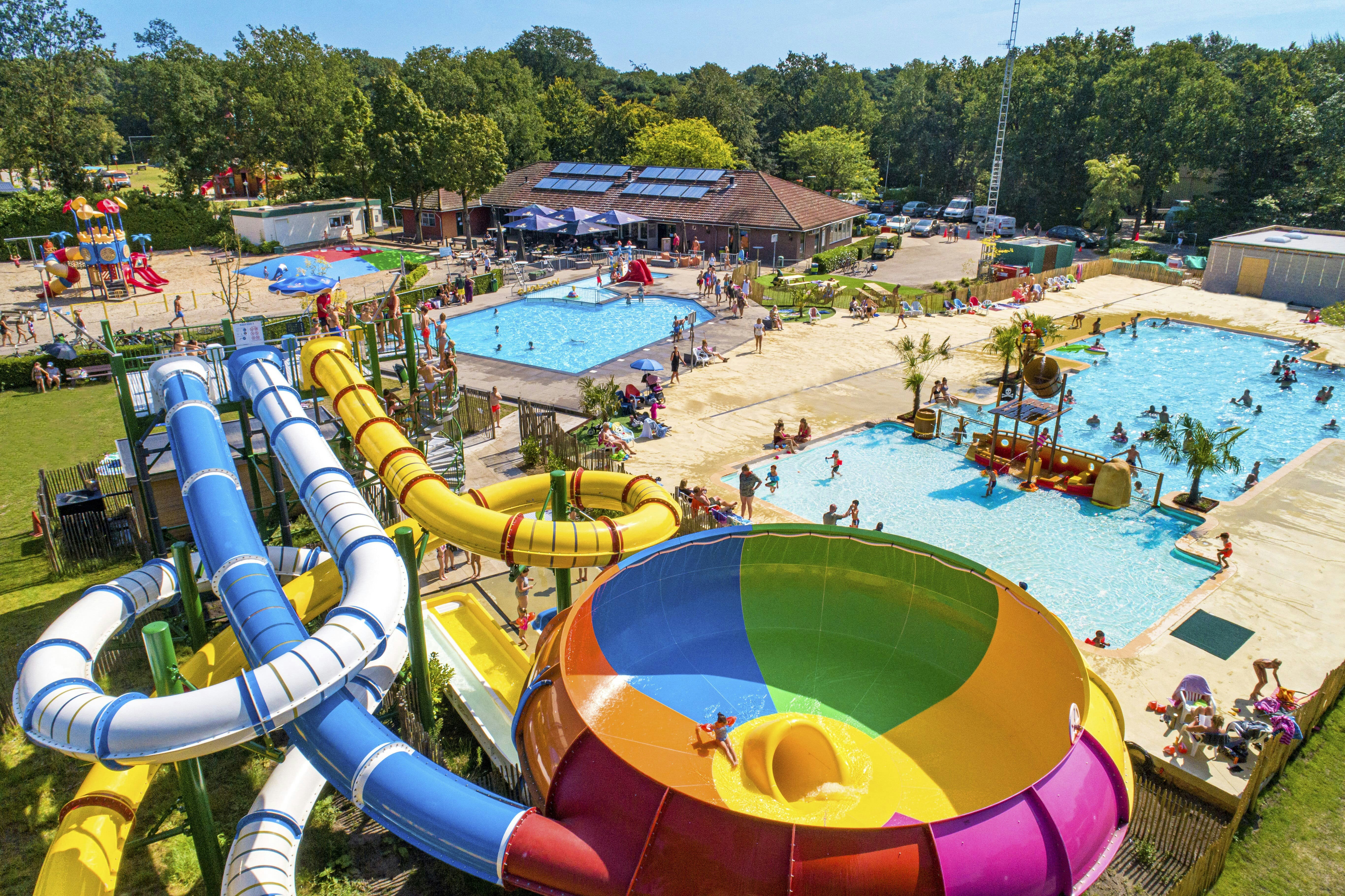 Vakantiepark Capfun Rakelbos - Rutschen im Wasserpark des Campingplatzes