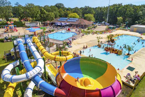 Vakantiepark Capfun Rakelbos - Rutschen im Wasserpark des Campingplatzes