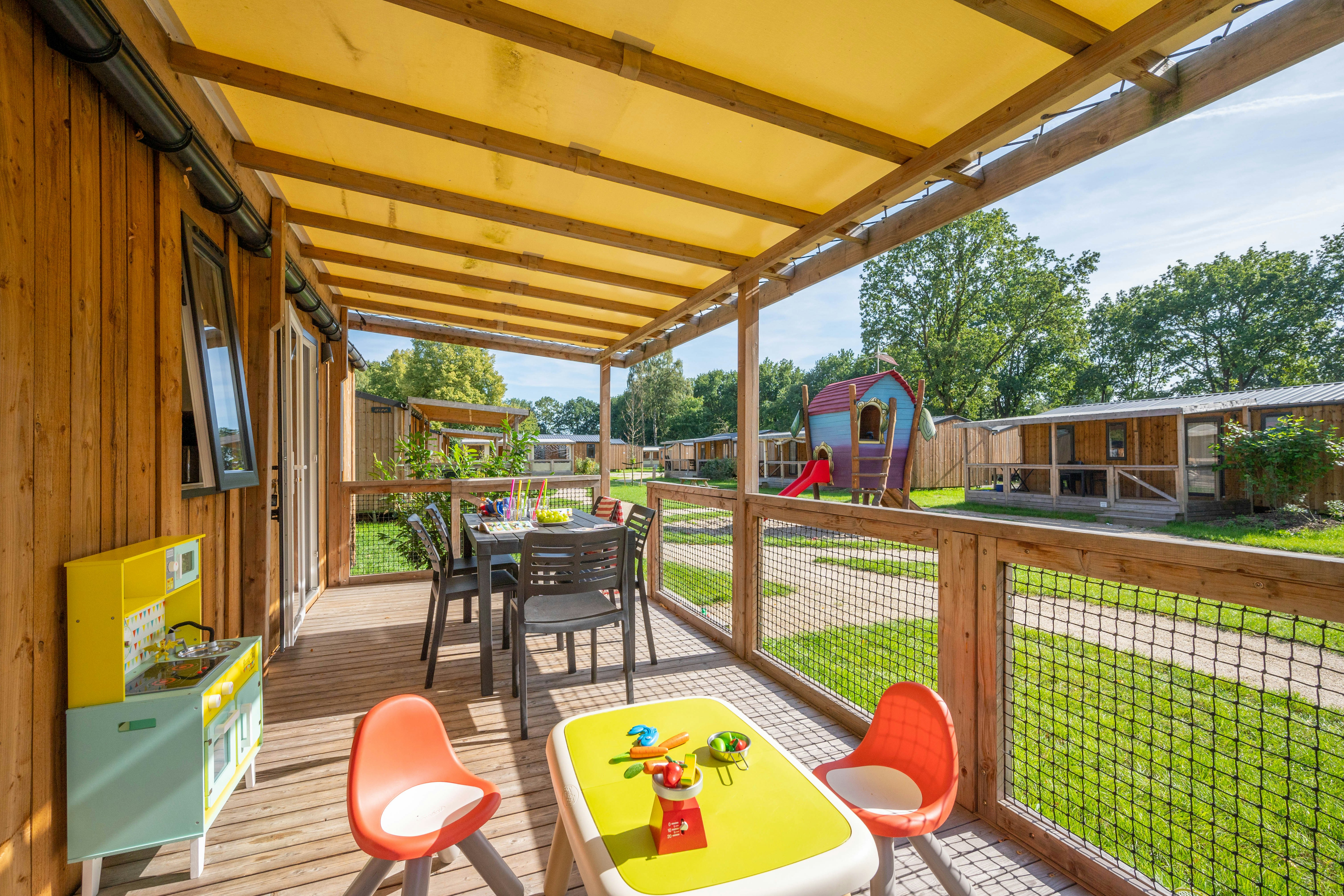 Vakantiepark Capfun Zeumersehof  - Mobilheim mit Terrasse auf dem Campingplatz
