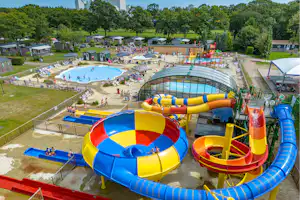 Vakantiepark Capfun Zeumersehof - Rutschen im Wasserpark des Campingplatzes