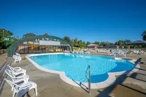 Vakantiepark Capfun Zeumersehof - Pool auf dem Campingplatz mit Schiebedach