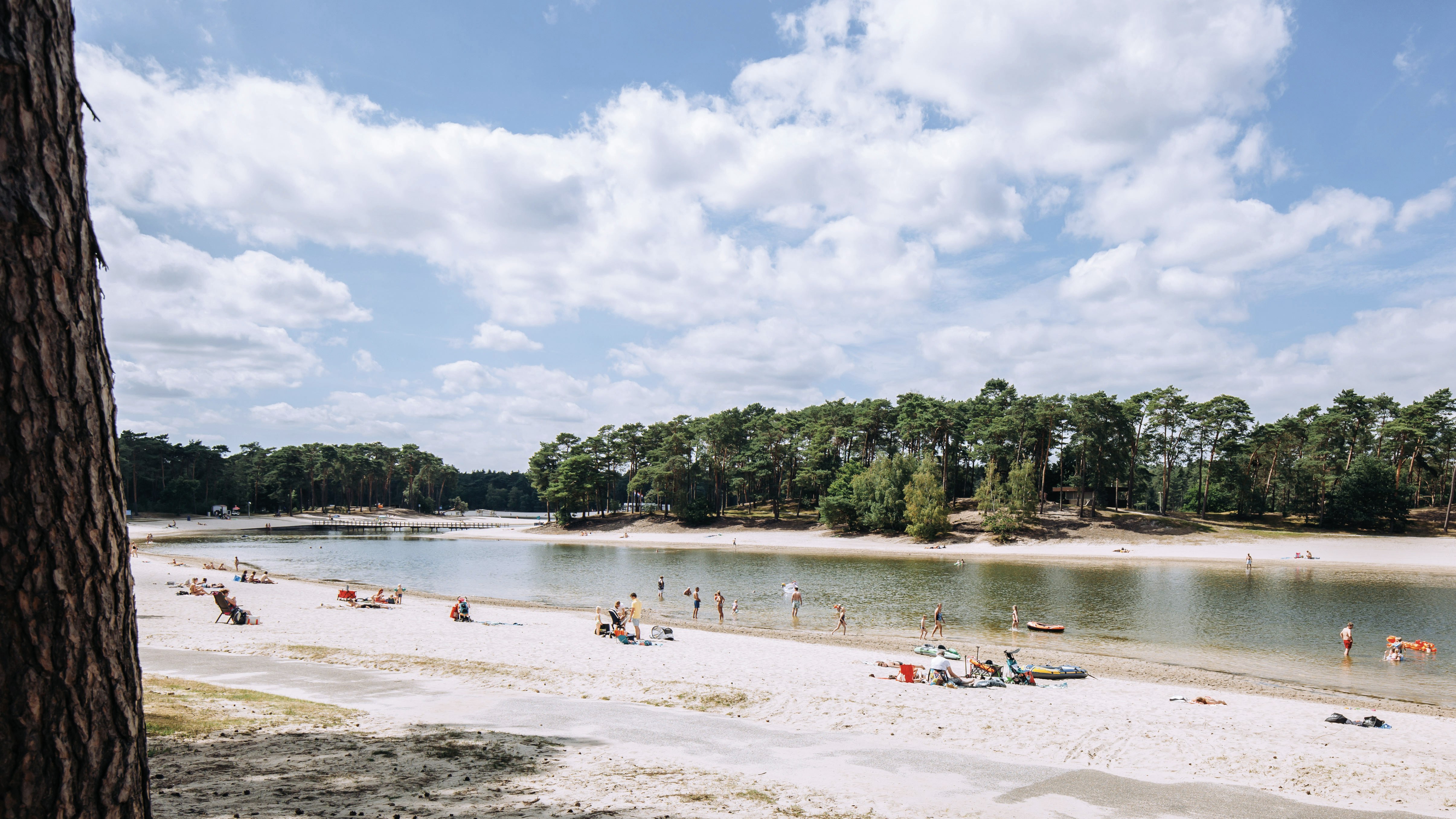 Vakantiepark De Heigraaf  - Blick auf den Badestrand am Campingplatz