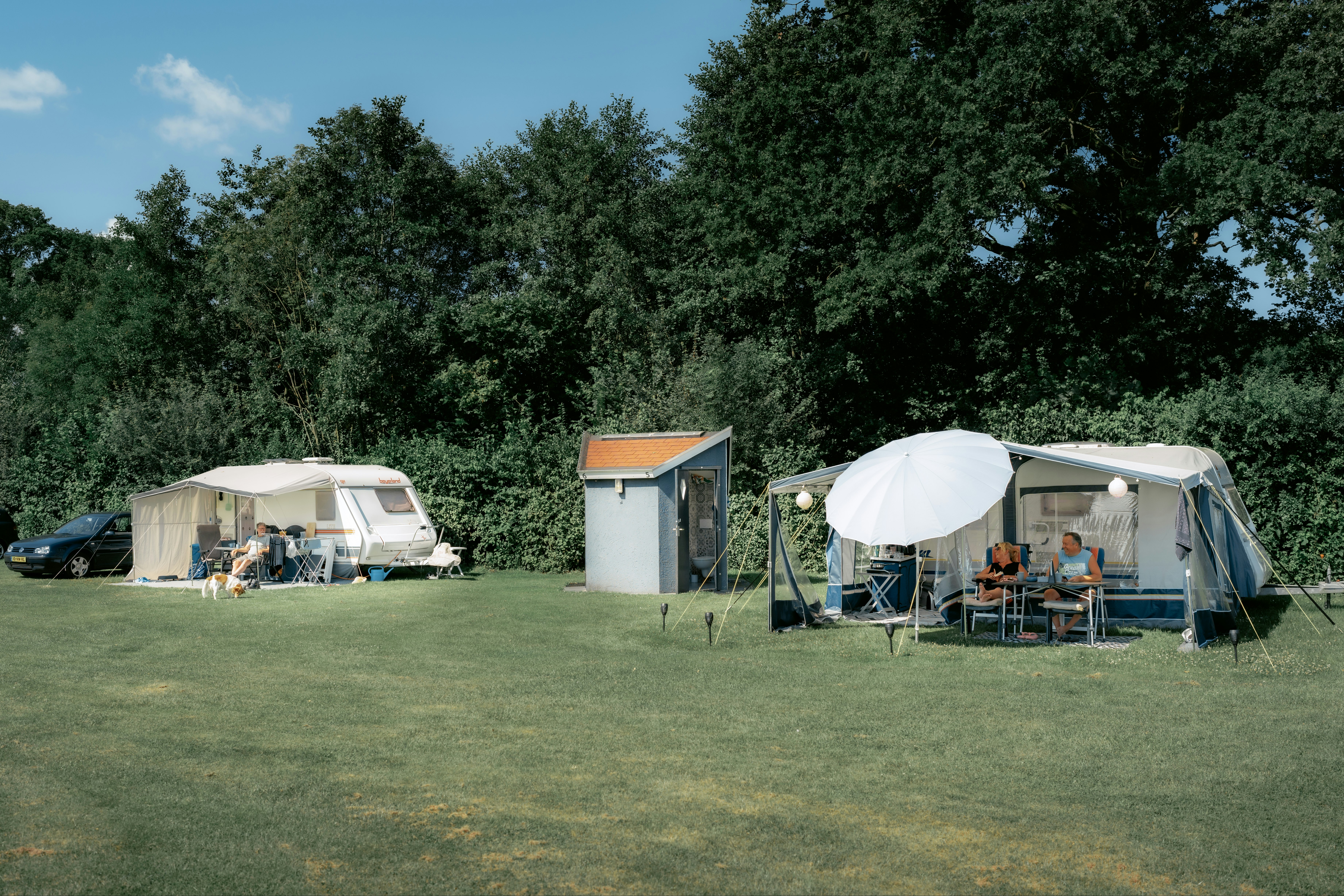 Vakantiepark de Italiaanse Meren - Standplätze auf der Wiese auf dem Campingplatz