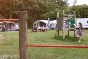 Vakantiepark Dierenbos - Spielplatz auf dem Stellplatz vom Campingplatz