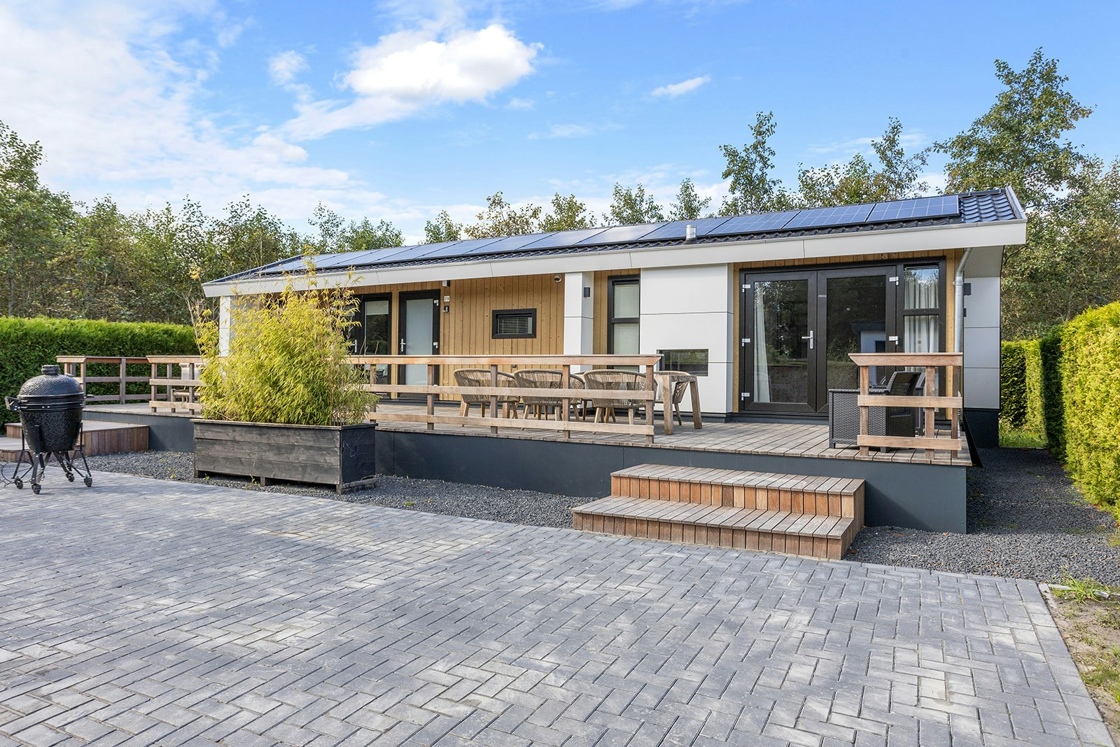 Vakantiepark in Style Mietunterkunft Peace in Style mit großer Terrasse und vielen Sitzmöglichkeiten