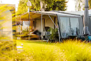 Vakantiepark Leukermeer - Vorzelt auf dem Campingplatz