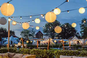 Vakantiepark Mölke - Blick auf den Campingplatz mit Terrasse
